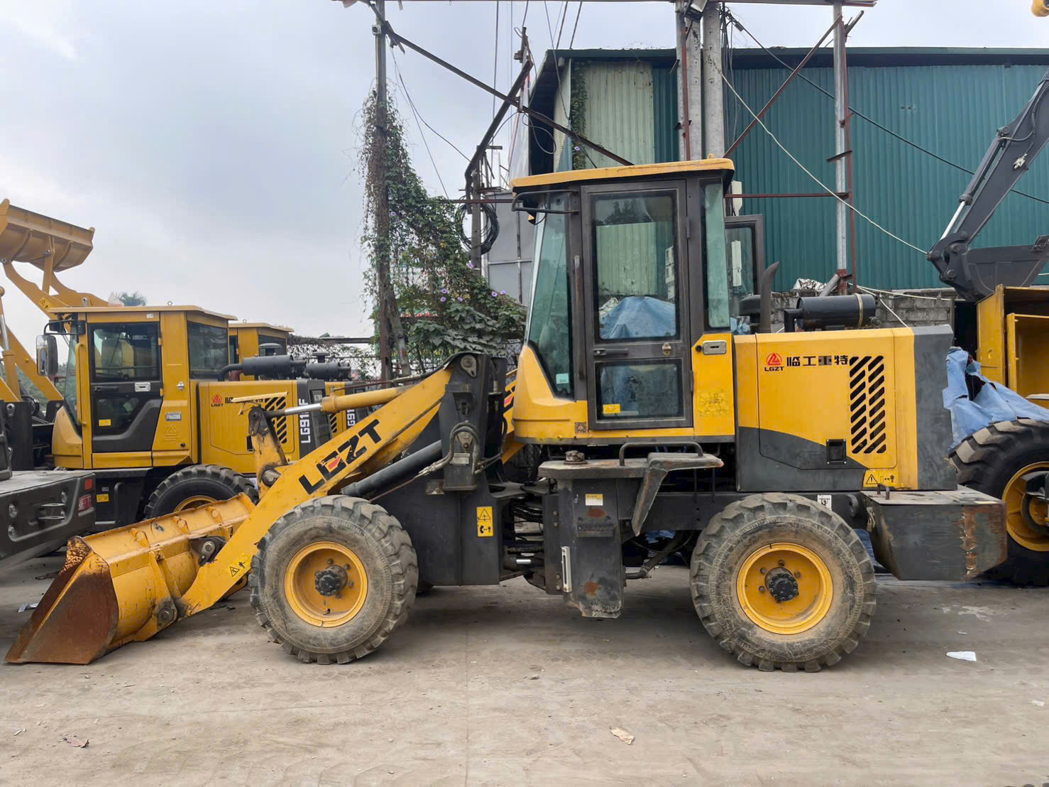 Máy Xúc Lật LGZT T918 Cũ